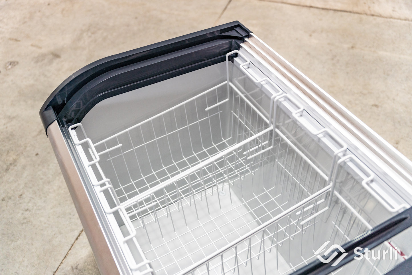 545L Curved Glass Door Freezer