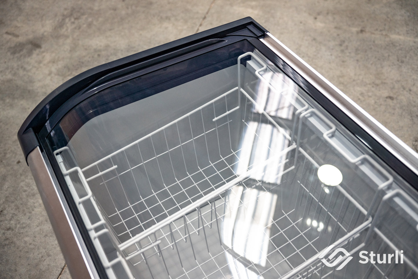 545L Curved Glass Door Freezer