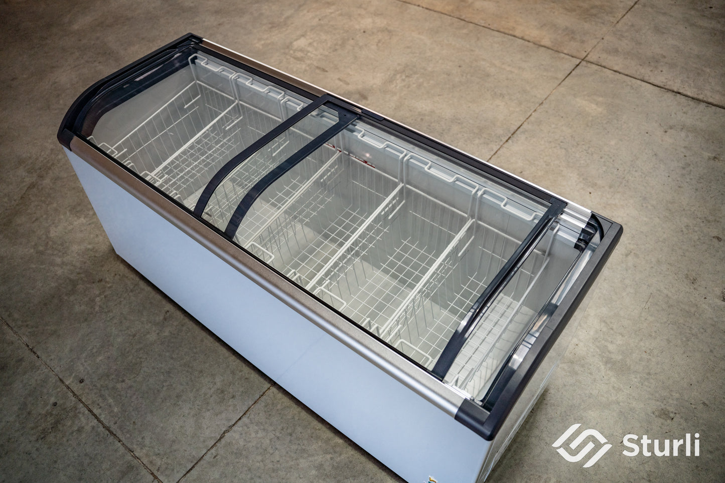 545L Curved Glass Door Freezer
